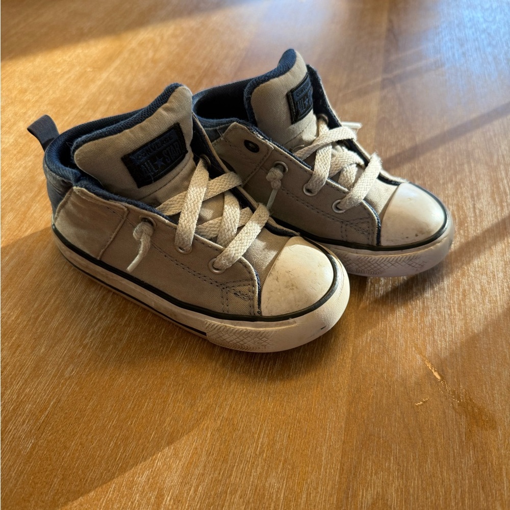 Toddler size 8 converse chuck taylor all star axel blue and gray sneakers